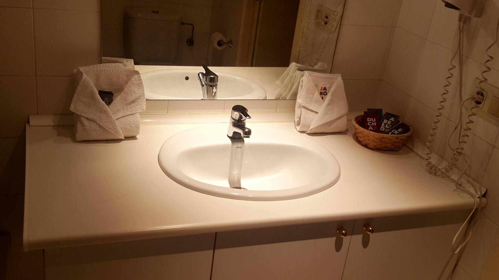 Hotel Sucara La Cortinada Luaran gambar